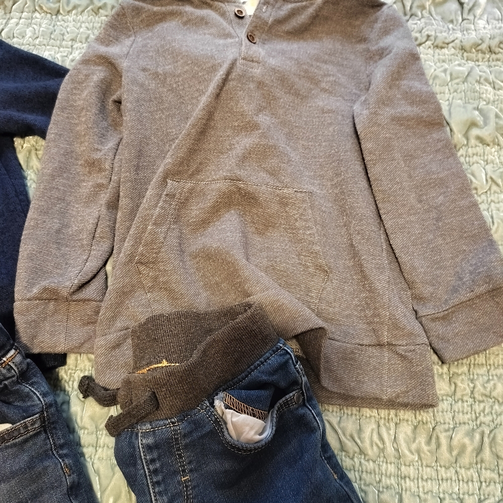 Boy 5t Clothes - Picture 2 of 4